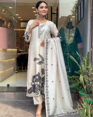 Ivory off white Embroidered Kurta Set with Dupatta