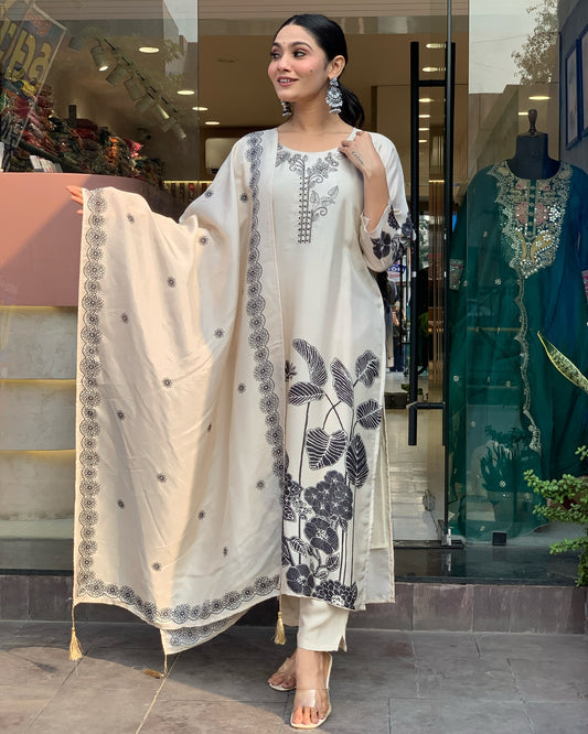 Ivory off white Embroidered Kurta Set with Dupatta