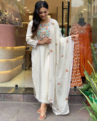Off-White Embroidered Kurta Set with Minimal Dupatta