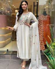 Off-White Embroidered Kurta Set with Minimal Dupatta