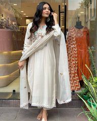 Off-White Embroidered Kurta Set with Minimal Dupatta