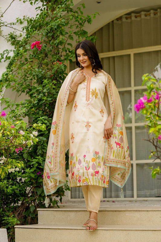 Red Anarkali Kurta Set with Gold Embroidery