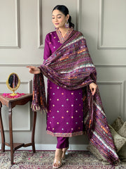 Off-White Kurta Set with Floral Print Dupatta