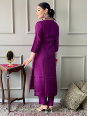 Off-White Kurta Set with Floral Print Dupatta