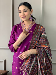 Off-White Kurta Set with Floral Print Dupatta