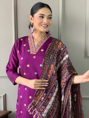 Off-White Kurta Set with Floral Print Dupatta