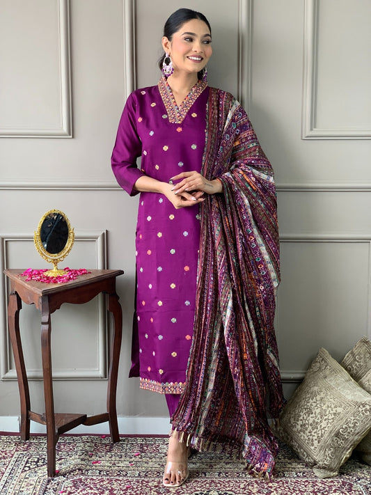 Off-White Kurta Set with Floral Print Dupatta