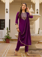 Dusty Rose Kurta Set with Floral Print Dupatta