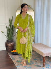 Rani Pink Kurta Set with Bandhani Dupatta