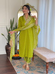 Rani Pink Kurta Set with Bandhani Dupatta