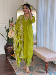 Rani Pink Kurta Set with Bandhani Dupatta